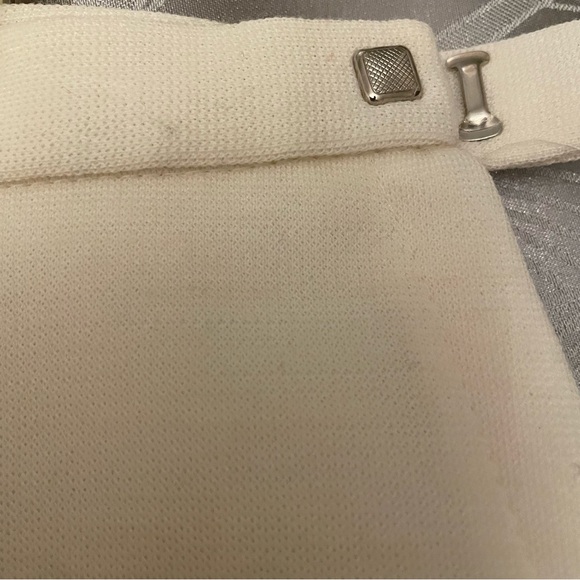 Brand new white skirt, famous  European designer. Can be wornn with any jacket - Picture 6 of 6